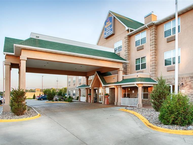 Heritage Hotel And Suites Dickinson Exteriör bild